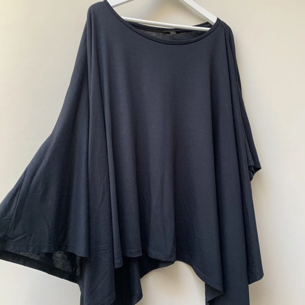 COS Black Jersey Top 
Medium
Boxy / Oversized
Asymmetrical hem - Picture 5 of 11